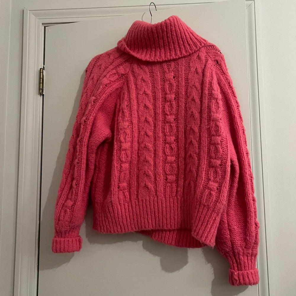 Cozy Pink Cable Knit Sweater EUC Large